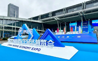 中國(guó)船舶精彩亮相 中國(guó)船舶精彩亮相