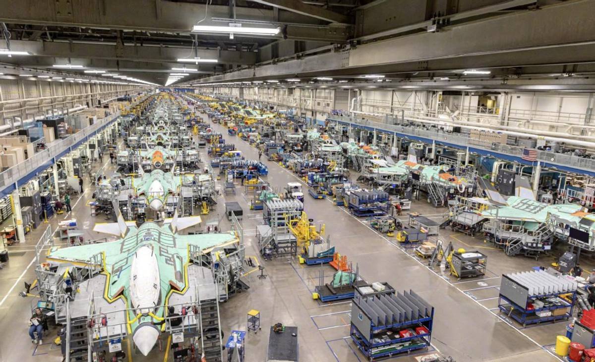 集智聚力-以數(shù)字化治理驅(qū)動(dòng)航空工業(yè)沈飛轉(zhuǎn)型升級(jí)！