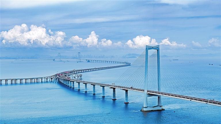 七年磨一劍，鯤鵬展翅起！看“小白龍”深中通道的開(kāi)目力量